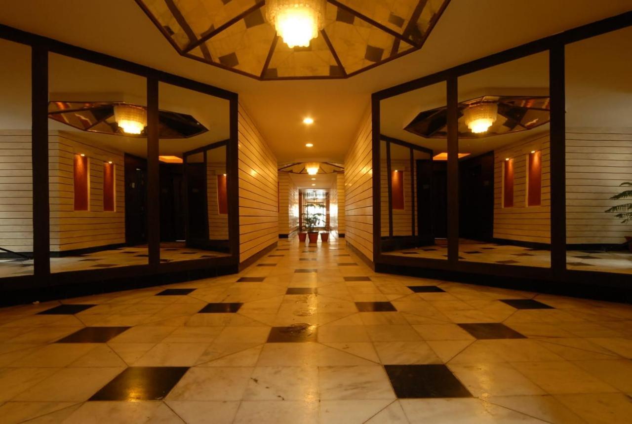 Hotel Arif Castle, Найнитал Экстерьер фото
